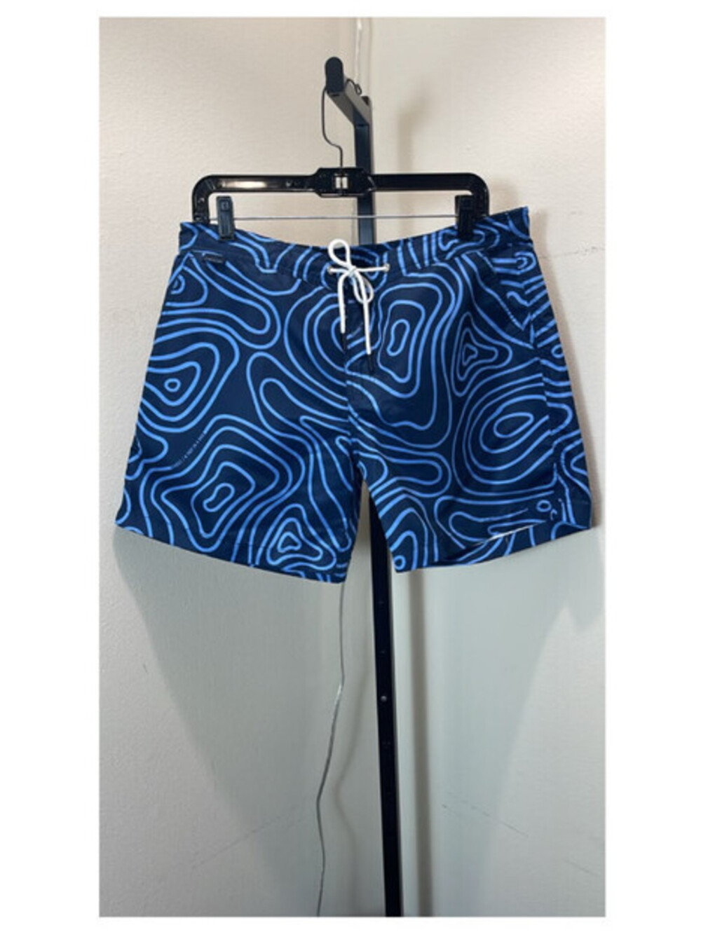 04651/A Trip in a Bag Swim Trunks in Navy & Blue Print, XXL, $239, NWT #2625